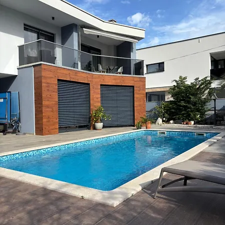 Sunny Adriatic Apartment